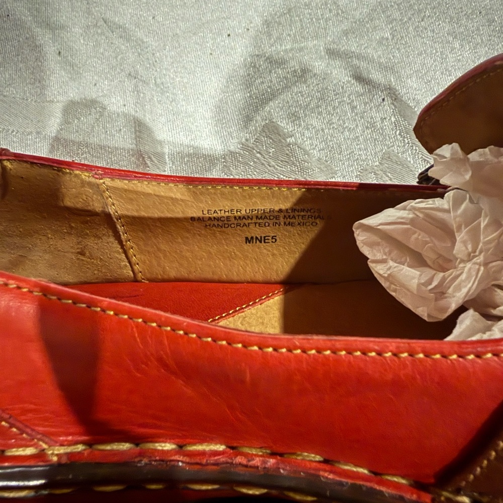 Born women’s Red Leather Loafers - Picture 6 of 9